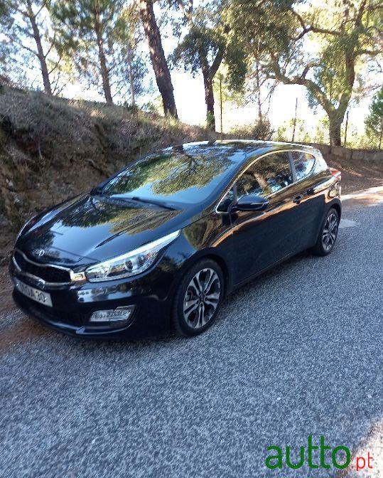 2013' Kia Ceed Sport photo #2