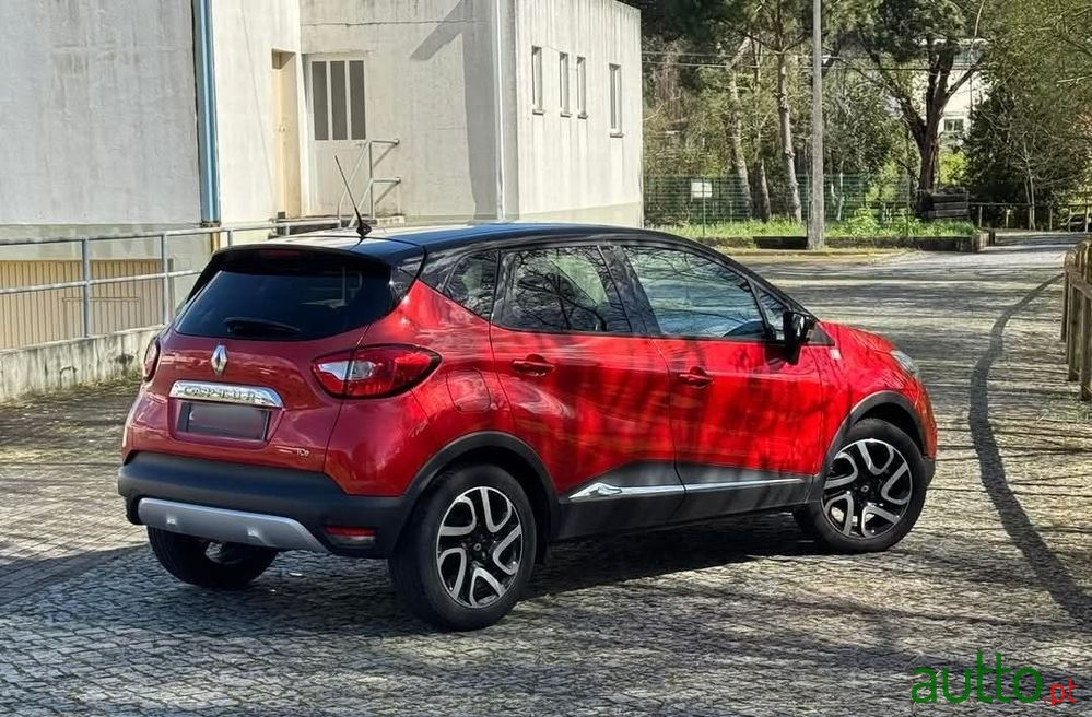 2015' Renault Captur photo #2