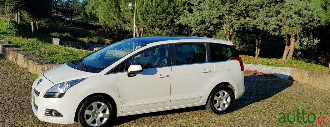 2012' Peugeot 5008 1.6 Hdi Teto Panoramico photo #4