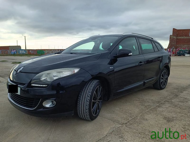2012' Renault Megane Sport Tourer photo #3