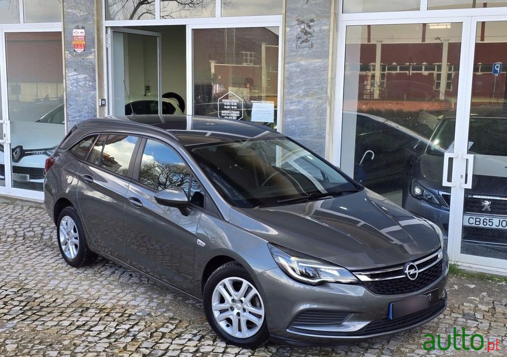 2017' Opel Astra Sports Tourer photo #3