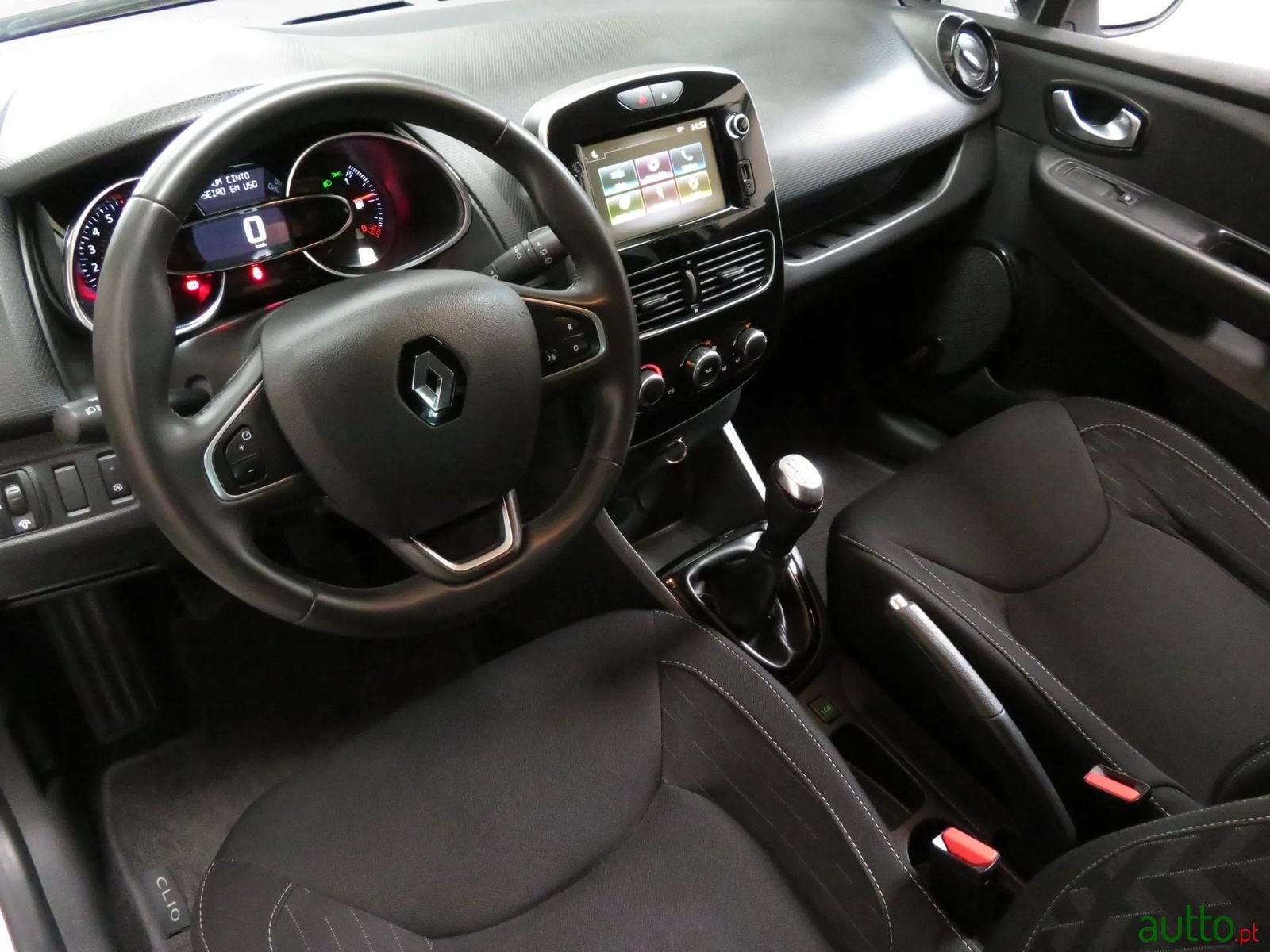 2019' Renault Clio photo #4