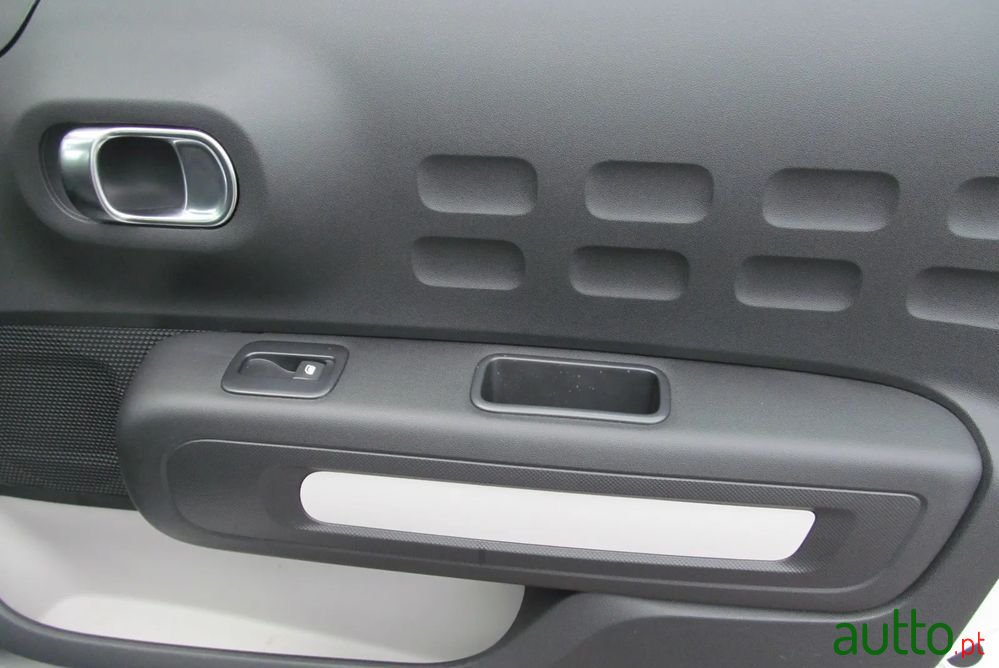 2020' Citroen C3 photo #5