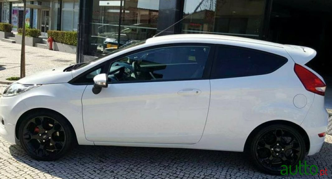 2010' Ford Fiesta photo #1