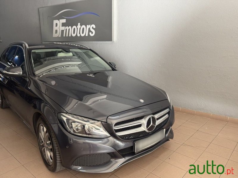 2014' Mercedes-Benz Classe C photo #2