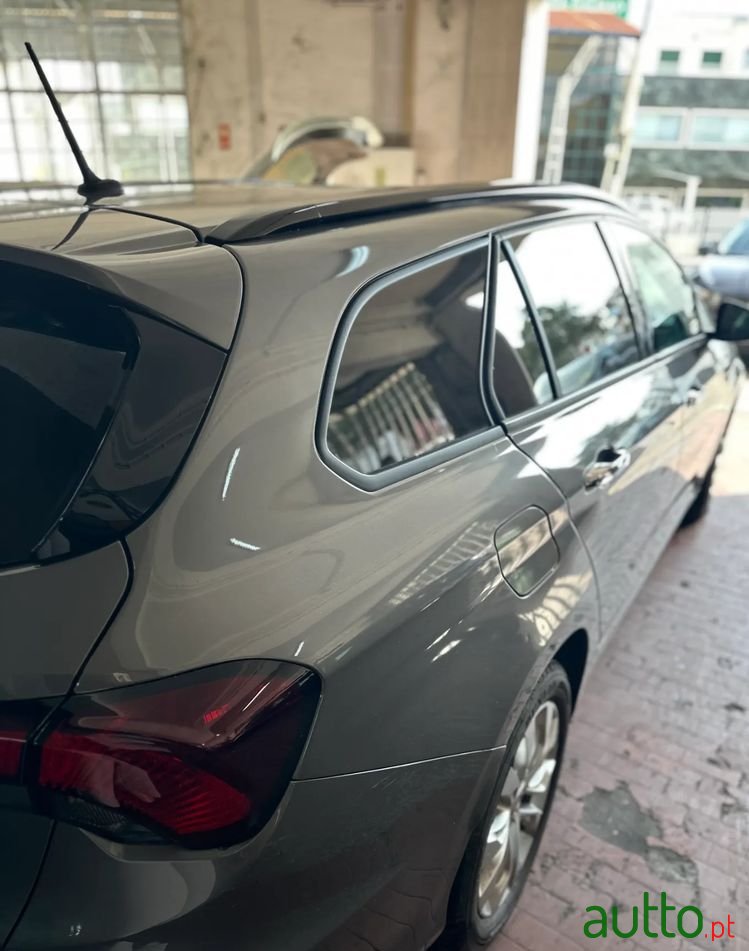 2019' Fiat Tipo Station Wagon photo #4