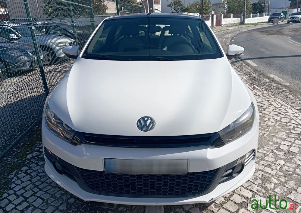 2010' Volkswagen Scirocco 2.0 Tdi R-Line photo #2