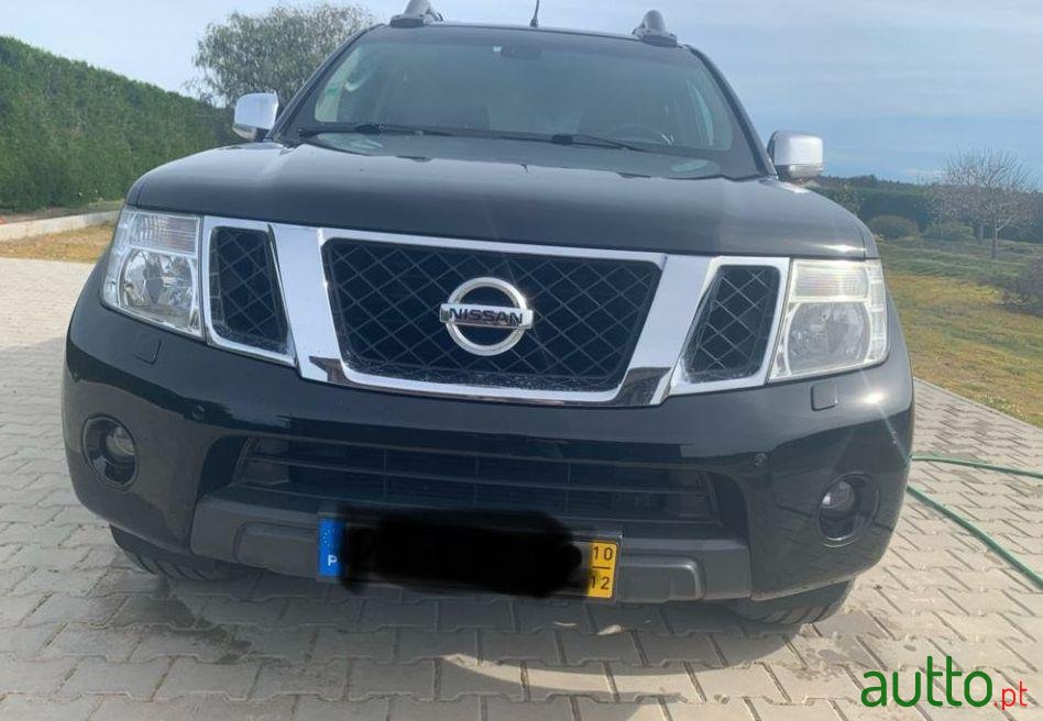 2010' Nissan Navara 3000 V6 photo #3