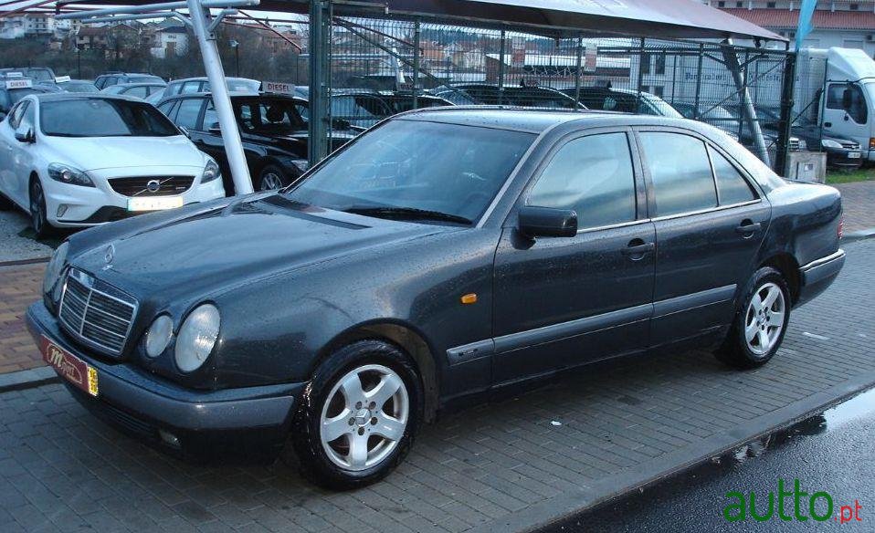 1996' Mercedes-Benz E-220 D Classic photo #2