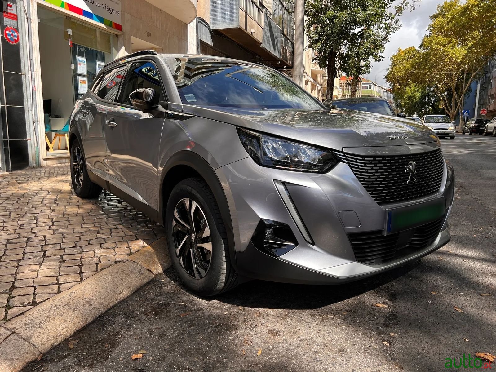 2022' Peugeot e-2008 photo #1