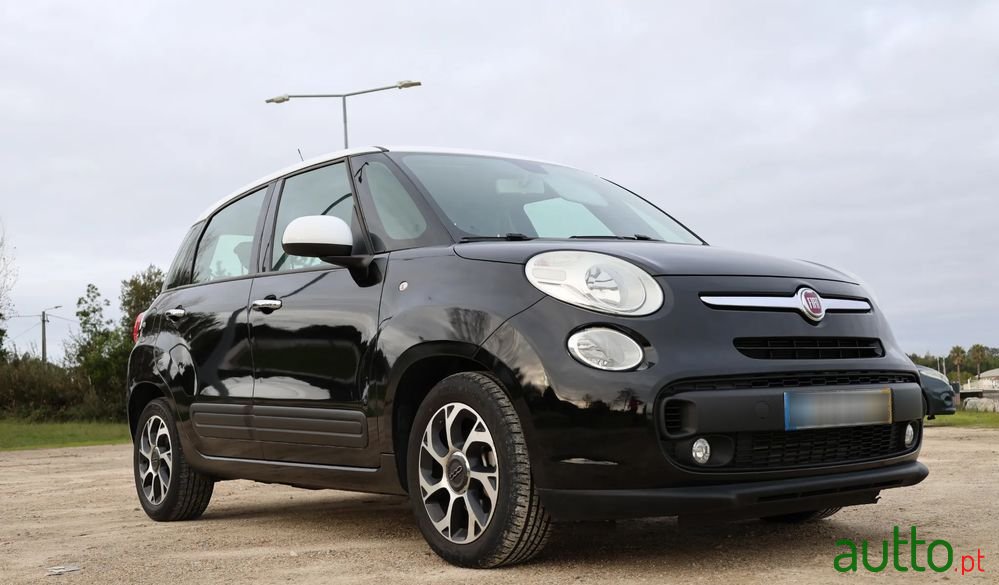 2017' Fiat 500L photo #5
