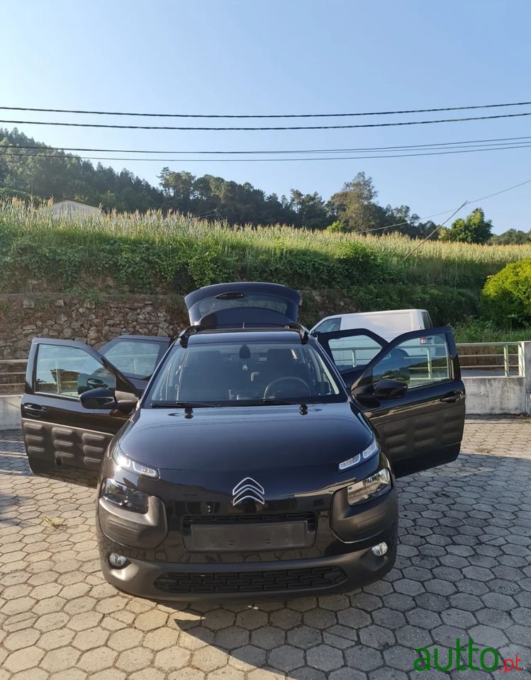 2015' Citroen C4 Cactus Puretech 75 Start photo #5