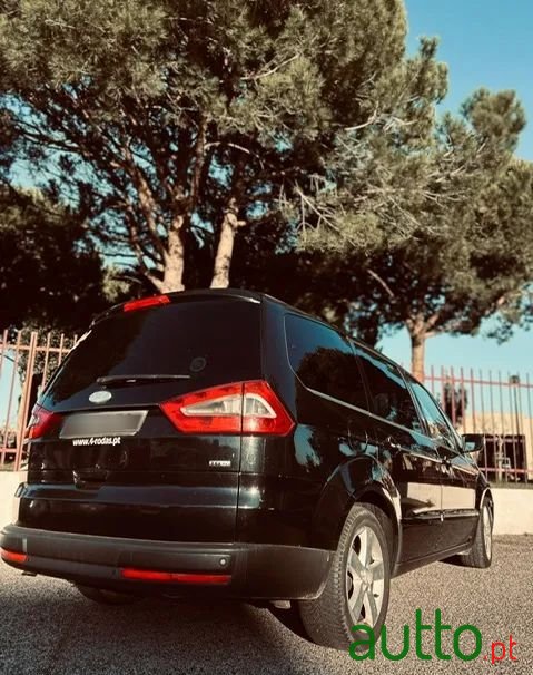 2011' Ford Galaxy photo #2