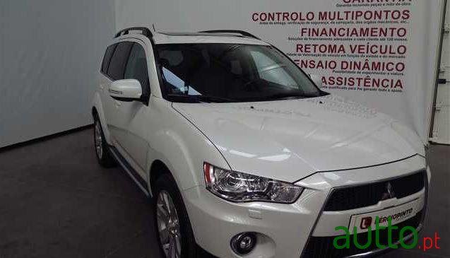 2012' Mitsubishi Outlander photo #1