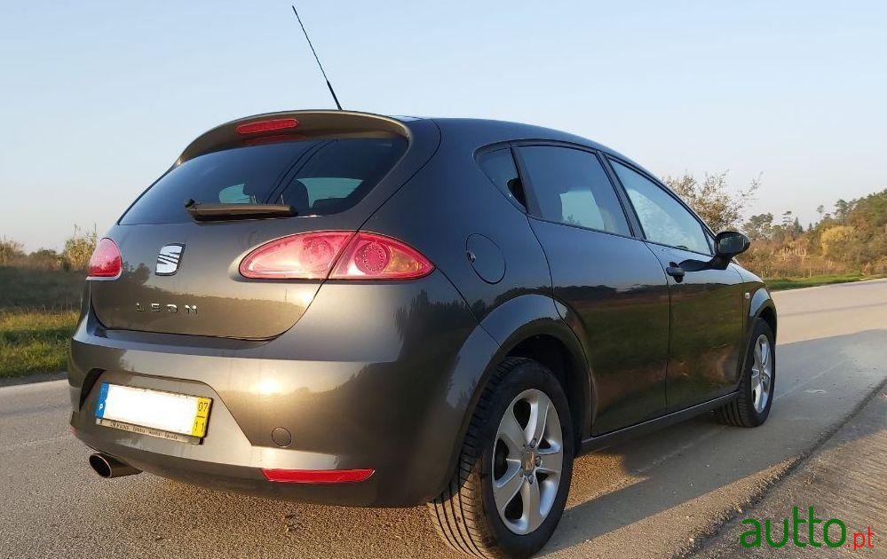 2007' SEAT Leon photo #3