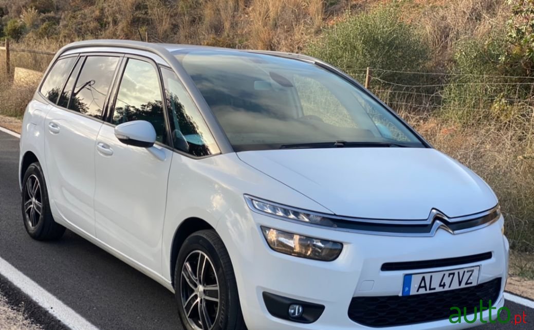 2015' Citroen C4 Grand Picasso photo #4