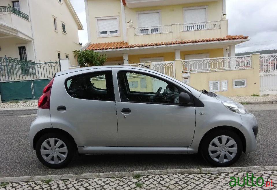 2013' Peugeot 107 photo #4