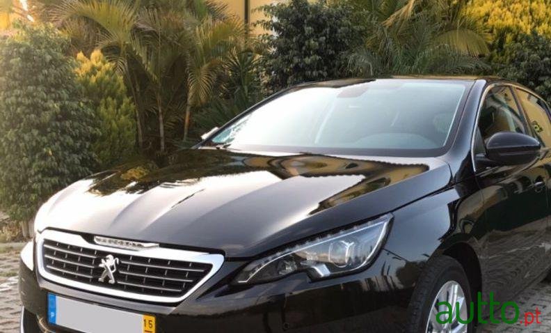 2015' Peugeot 308 Allure 120Cv photo #3