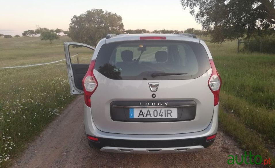 2018' Dacia Lodgy photo #2
