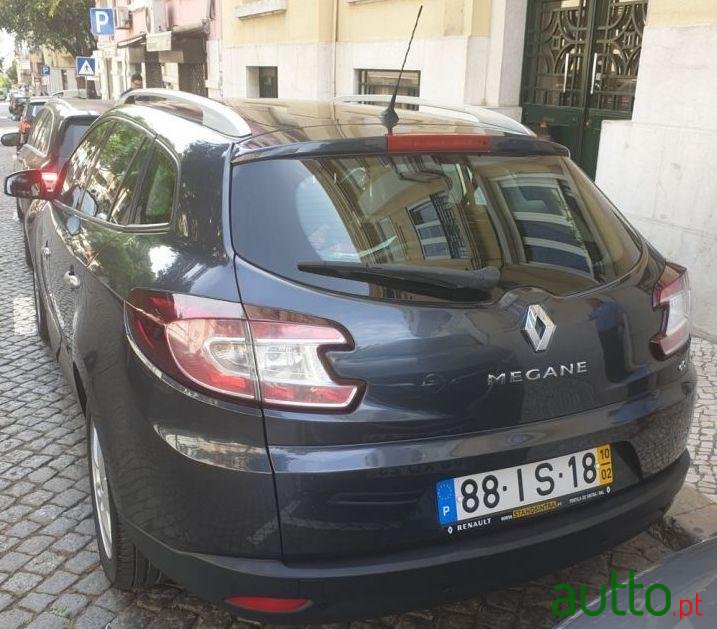 2010' Renault Megane Sport Tourer photo #4