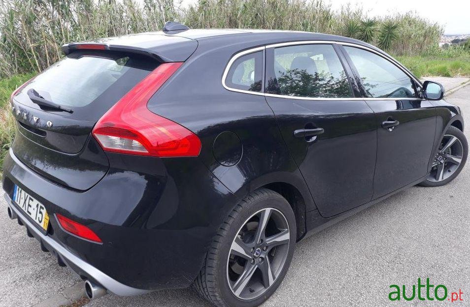 2013' Volvo V40 photo #3