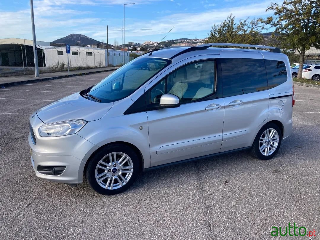 2015' Ford Tourneo Courier photo #1