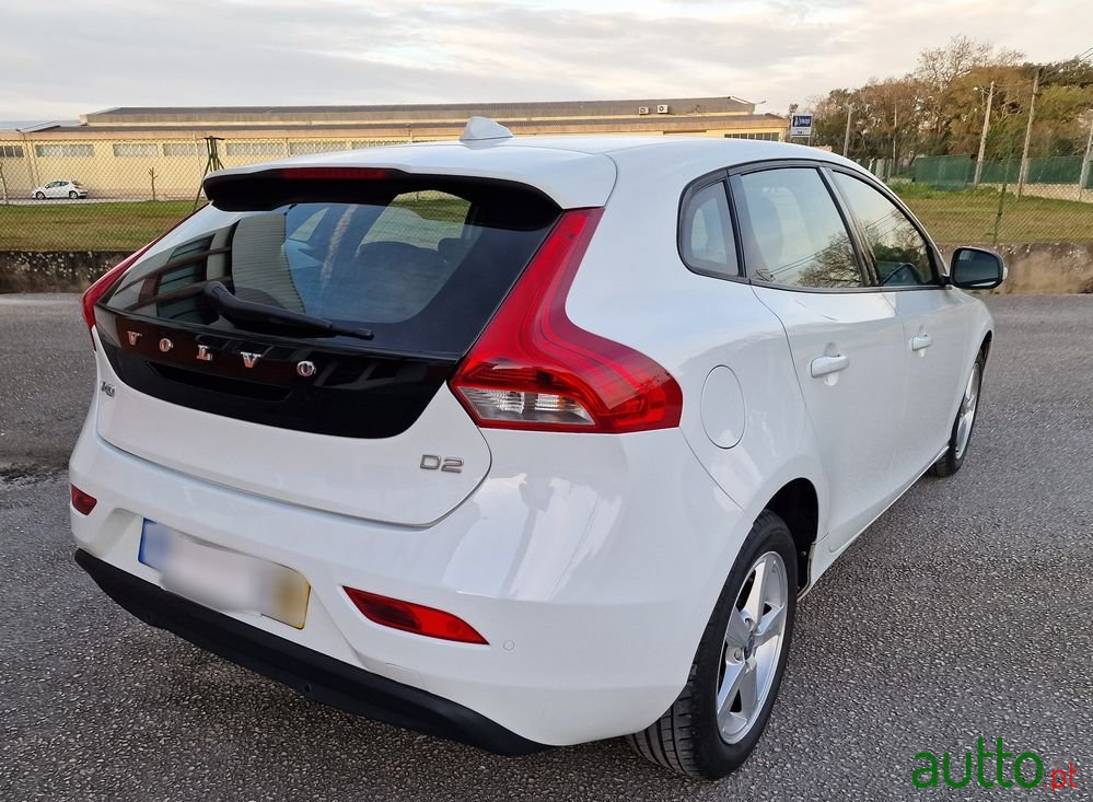 2015' Volvo V40 photo #5