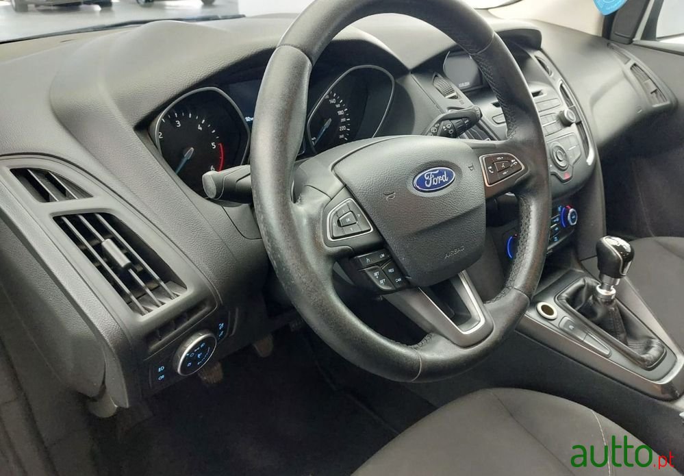 2017' Ford Focus Sw photo #6