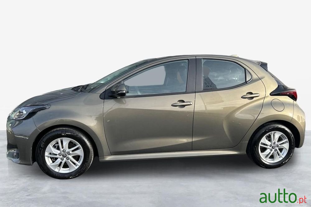 2024' Toyota Yaris photo #3