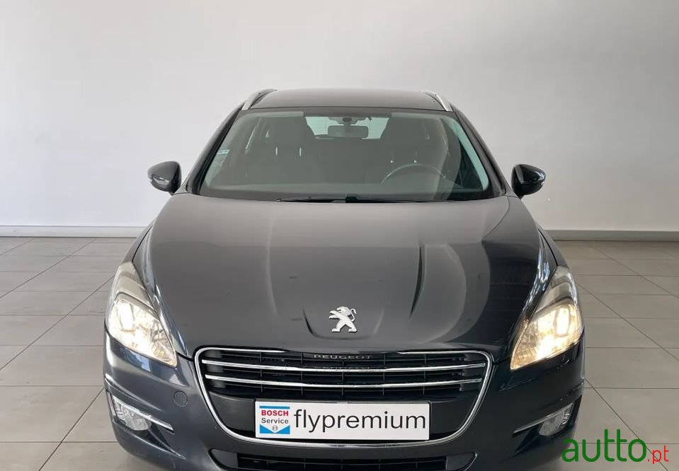 2011' Peugeot 508 Sw photo #1