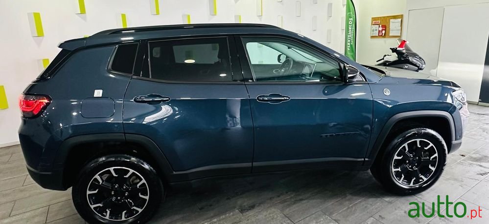 2022' Jeep Compass photo #3