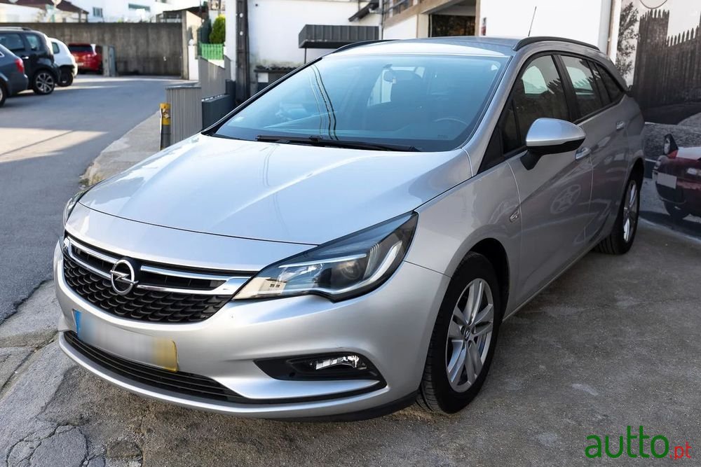 2017' Opel Astra Sports Tourer photo #3