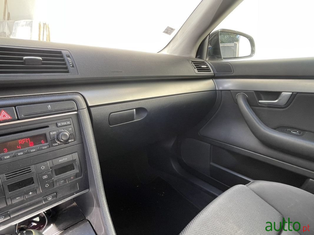 2004' Audi A4 Avant photo #6