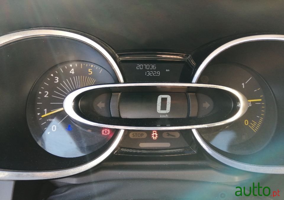 2014' Renault Clio photo #6