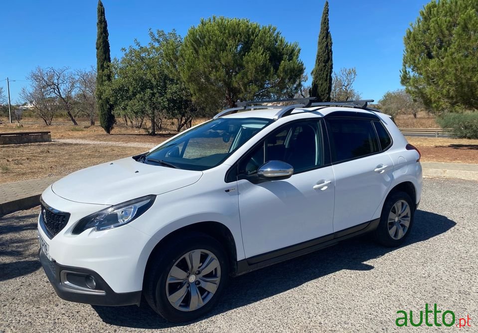 2017' Peugeot 2008 photo #2