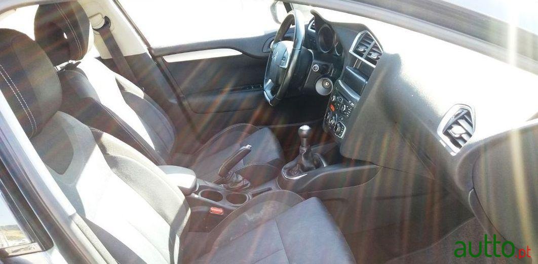 2013' Citroen C4 photo #5