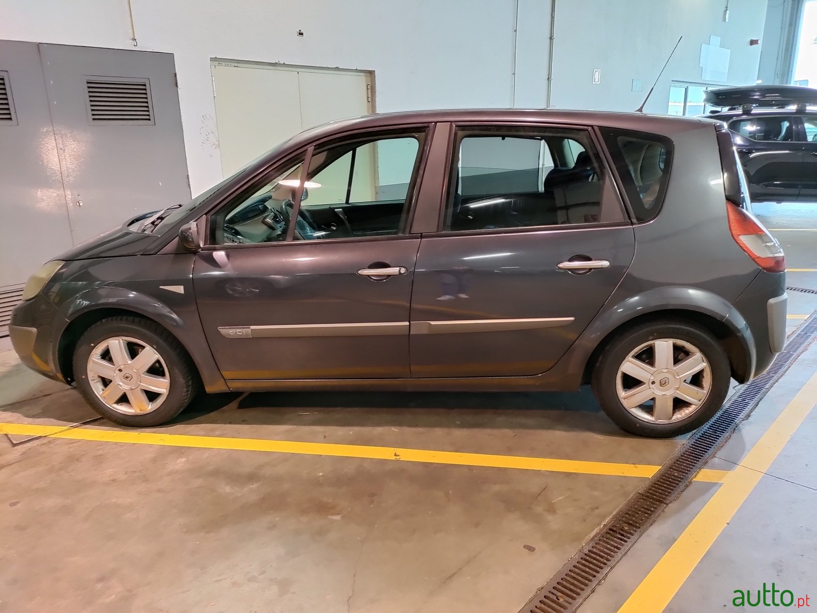 2006' Renault Scenic photo #3