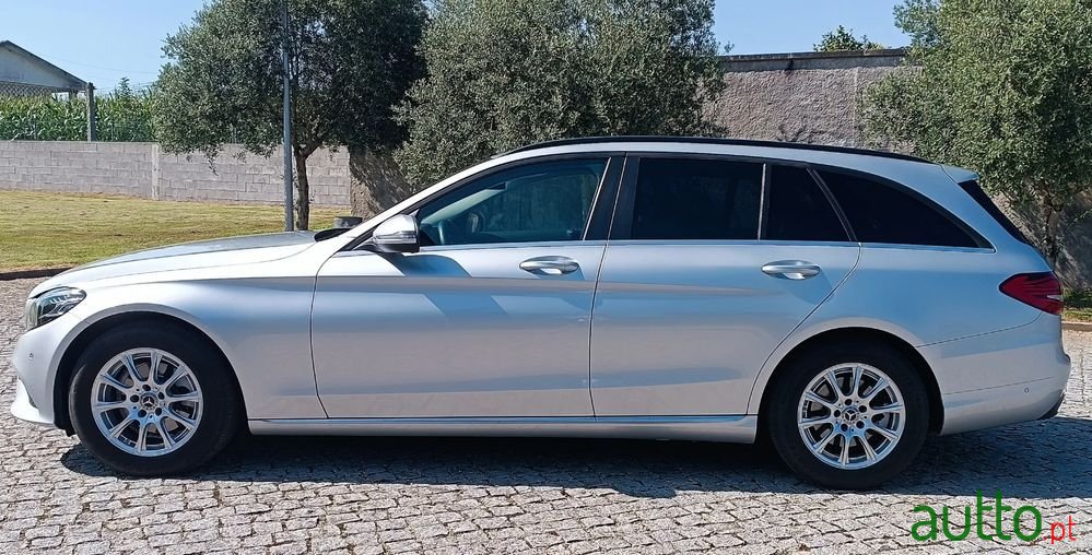 2019' Mercedes-Benz Classe C photo #4