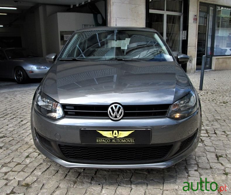 2012' Volkswagen Polo Confortline photo #3