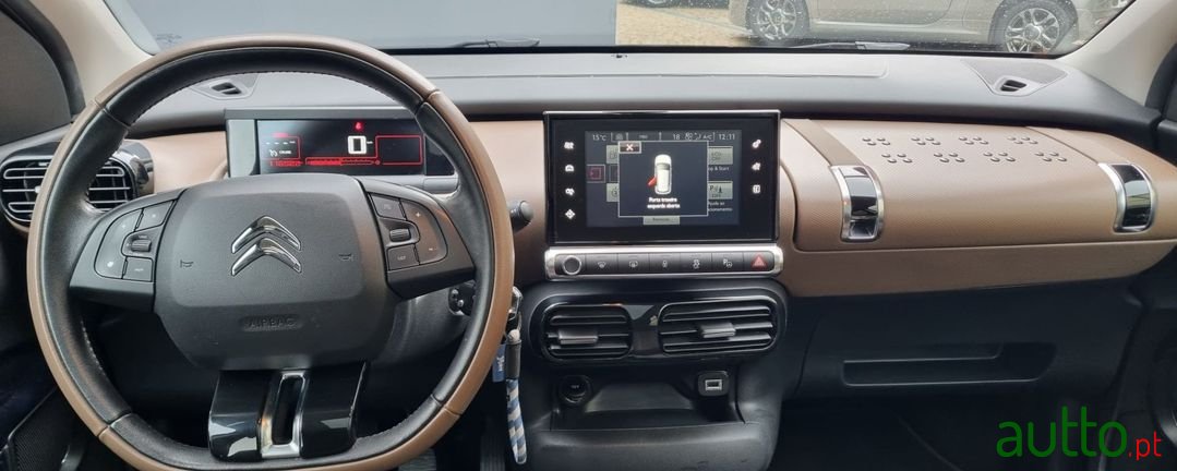 2017' Citroen C4 Cactus photo #6