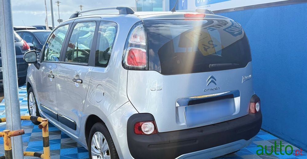 2017' Citroen C3 Picasso photo #2