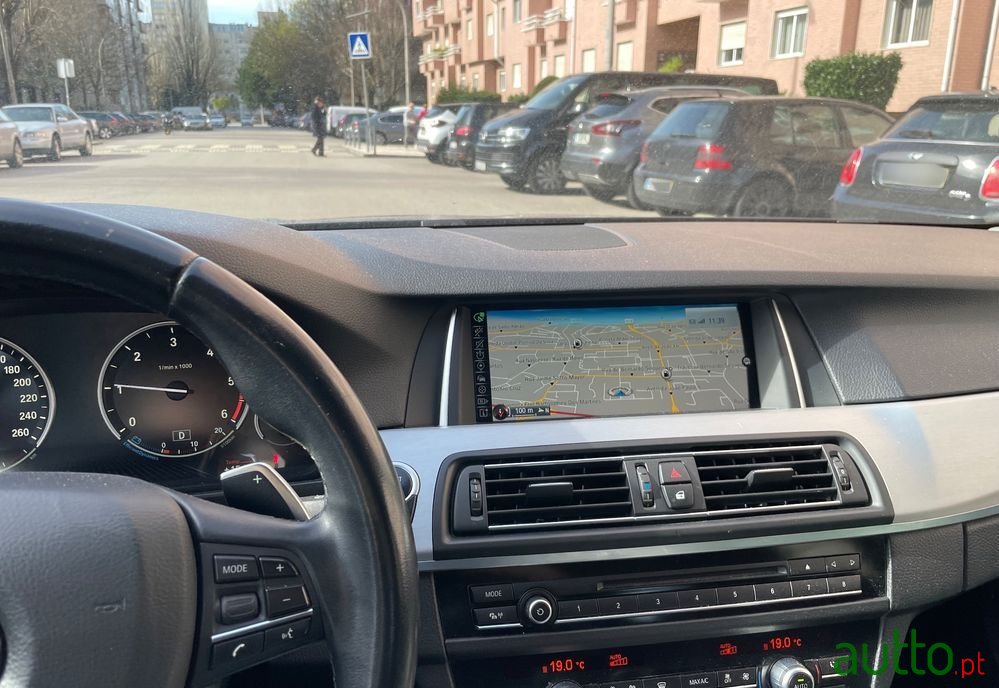 2015' BMW 518 photo #3