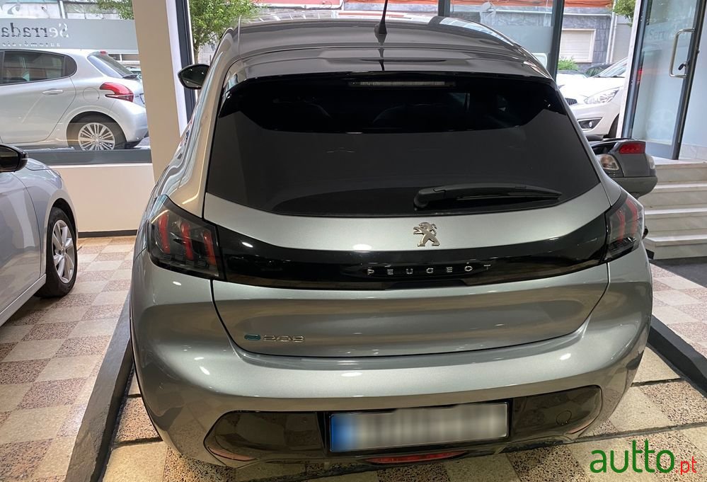 2022' Peugeot e-208 photo #2