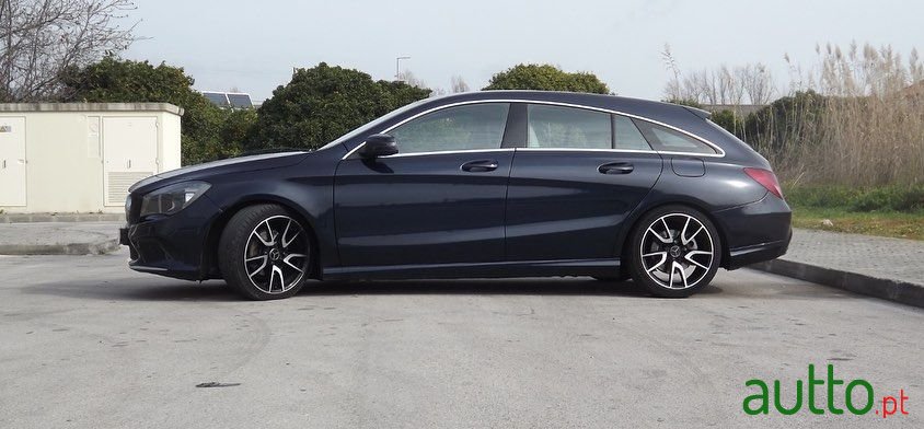 2016' Mercedes-Benz Cla-180 photo #2