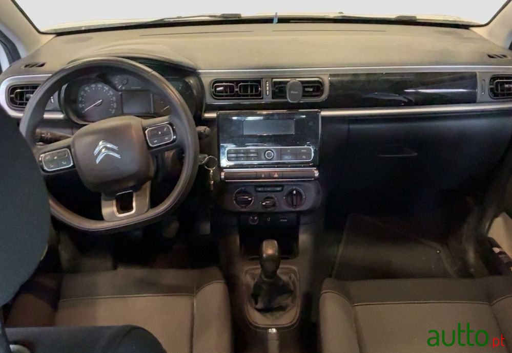 2017' Citroen C3 1.2 Puretech Feel photo #6