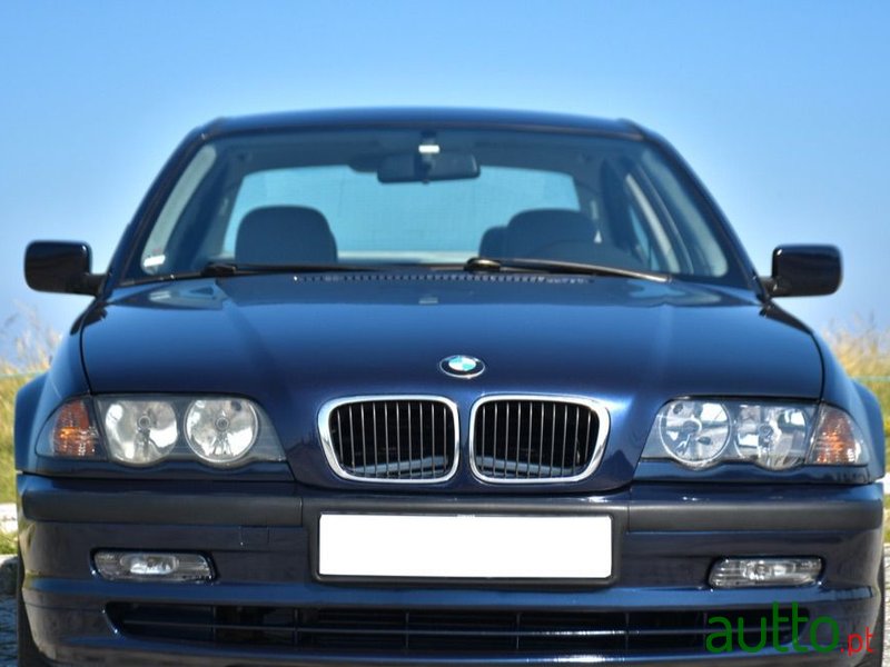 2000' BMW 320 photo #2