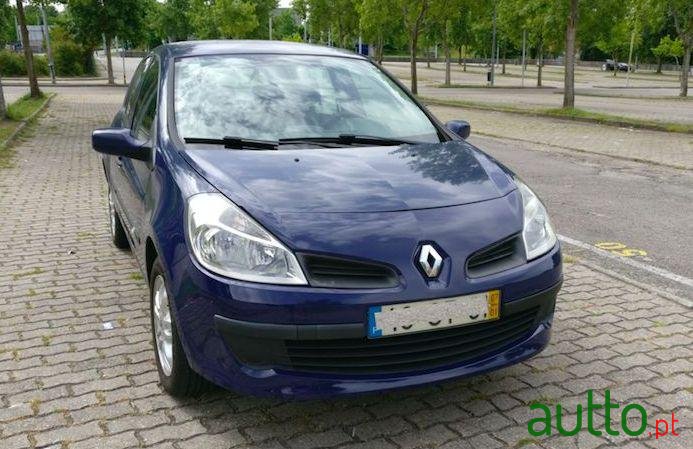 2007' Renault Clio 1.5 Dci photo #5