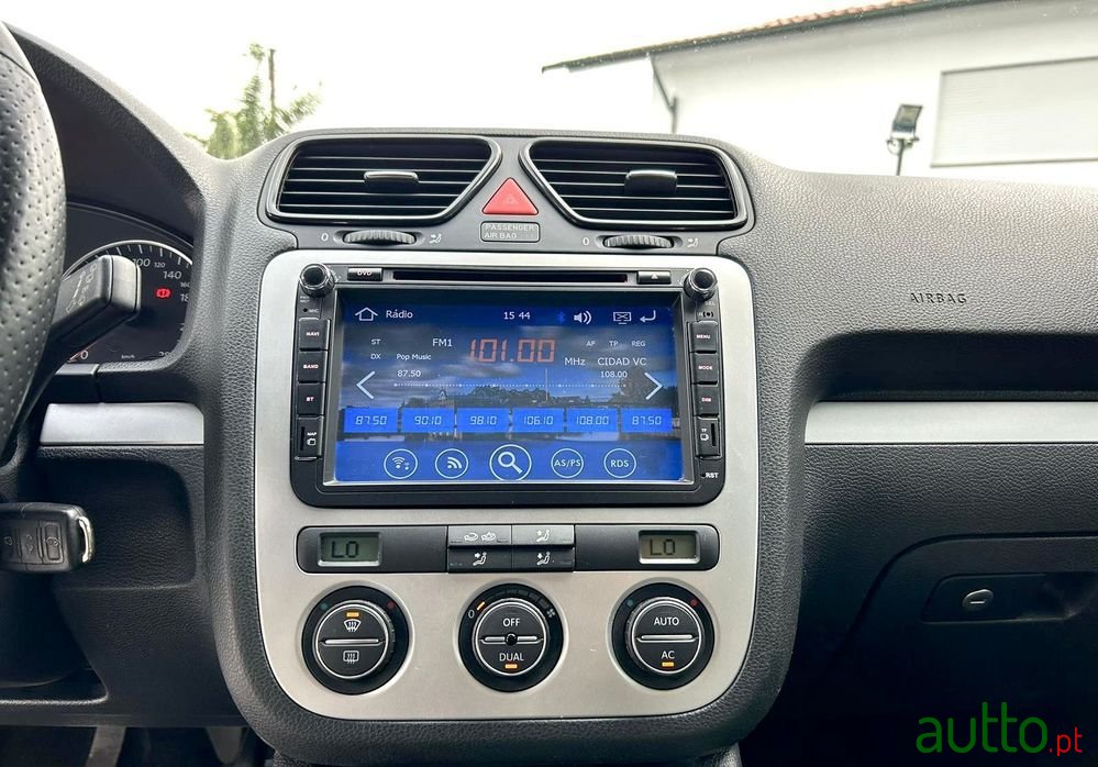 2008' Volkswagen Scirocco 2.0 Tdi Sport photo #6