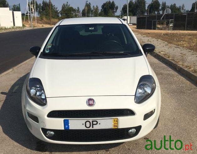 2014' Fiat Punto photo #2