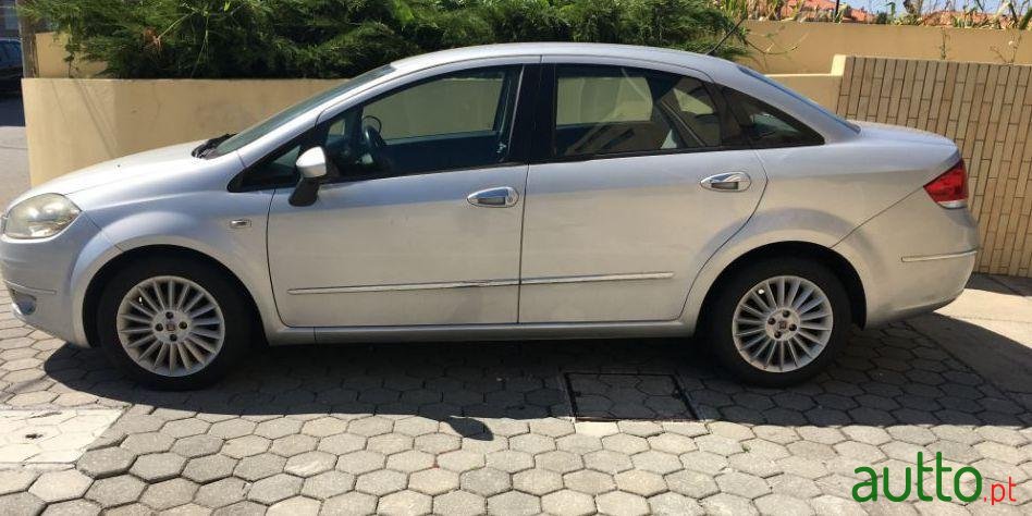 2009' Fiat Linea 1.3 M-Jet Emotion photo #4